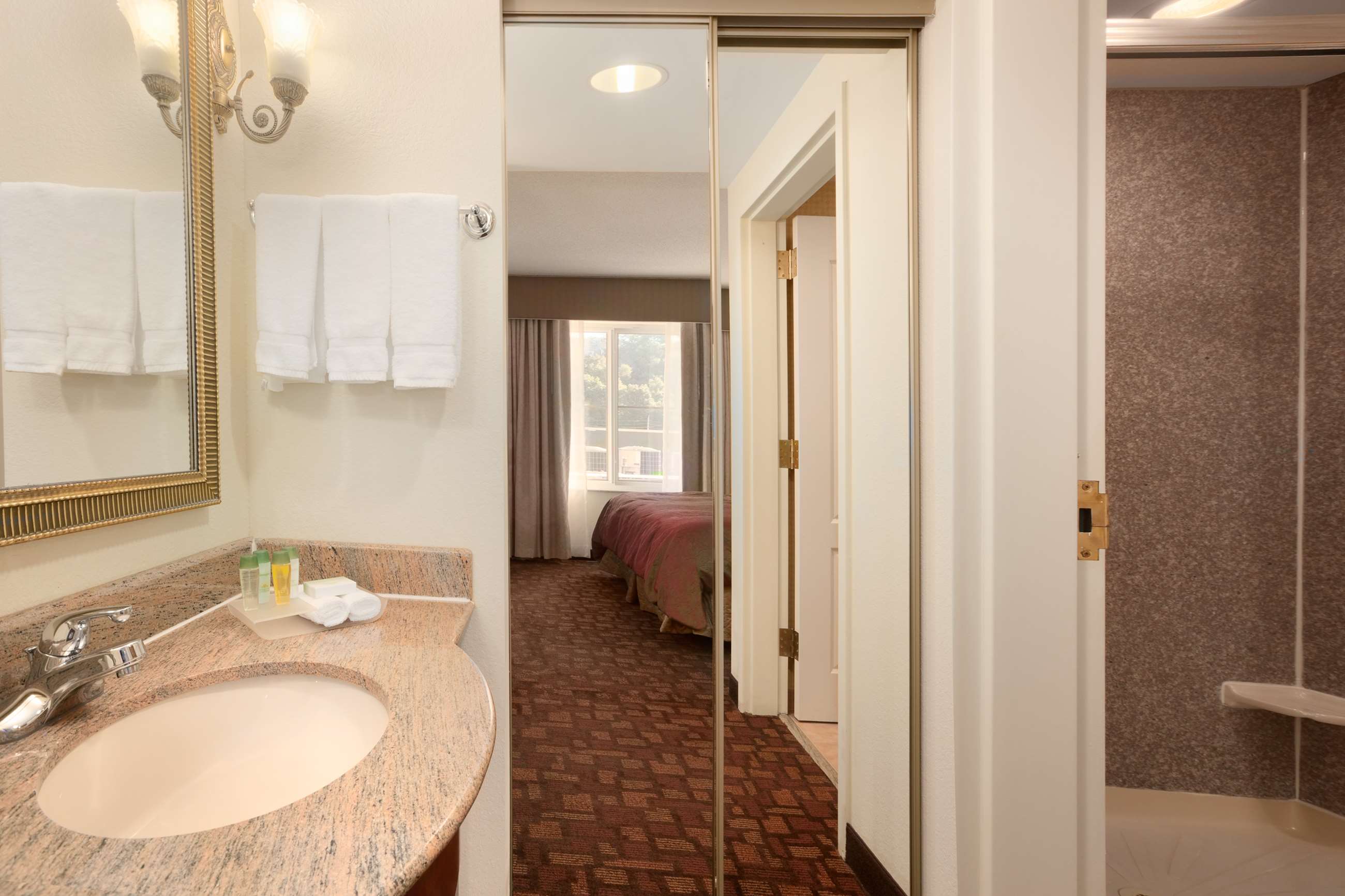 Homewood Suites by Hilton Edgewater-NYC Area Photo