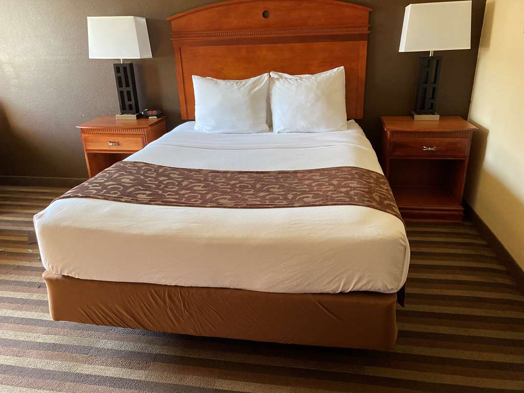 Best Western Manhattan Inn Image