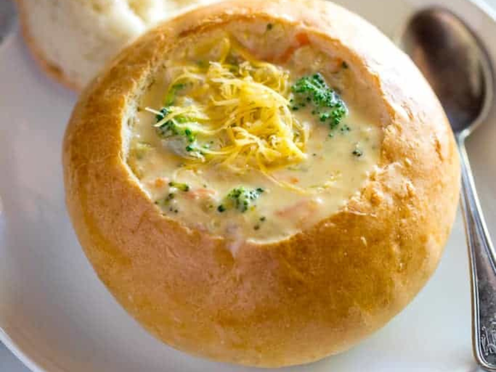 UPGRADE YOUR SOUP WITH A WARM BREAD BOWL