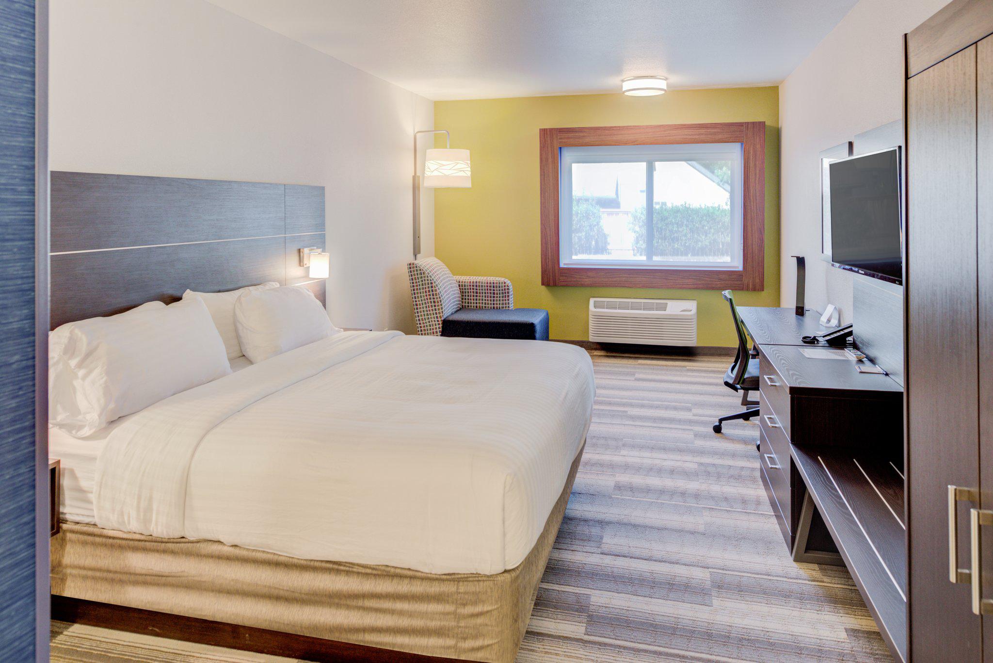 Holiday Inn Express Newberg - Wine Country Photo