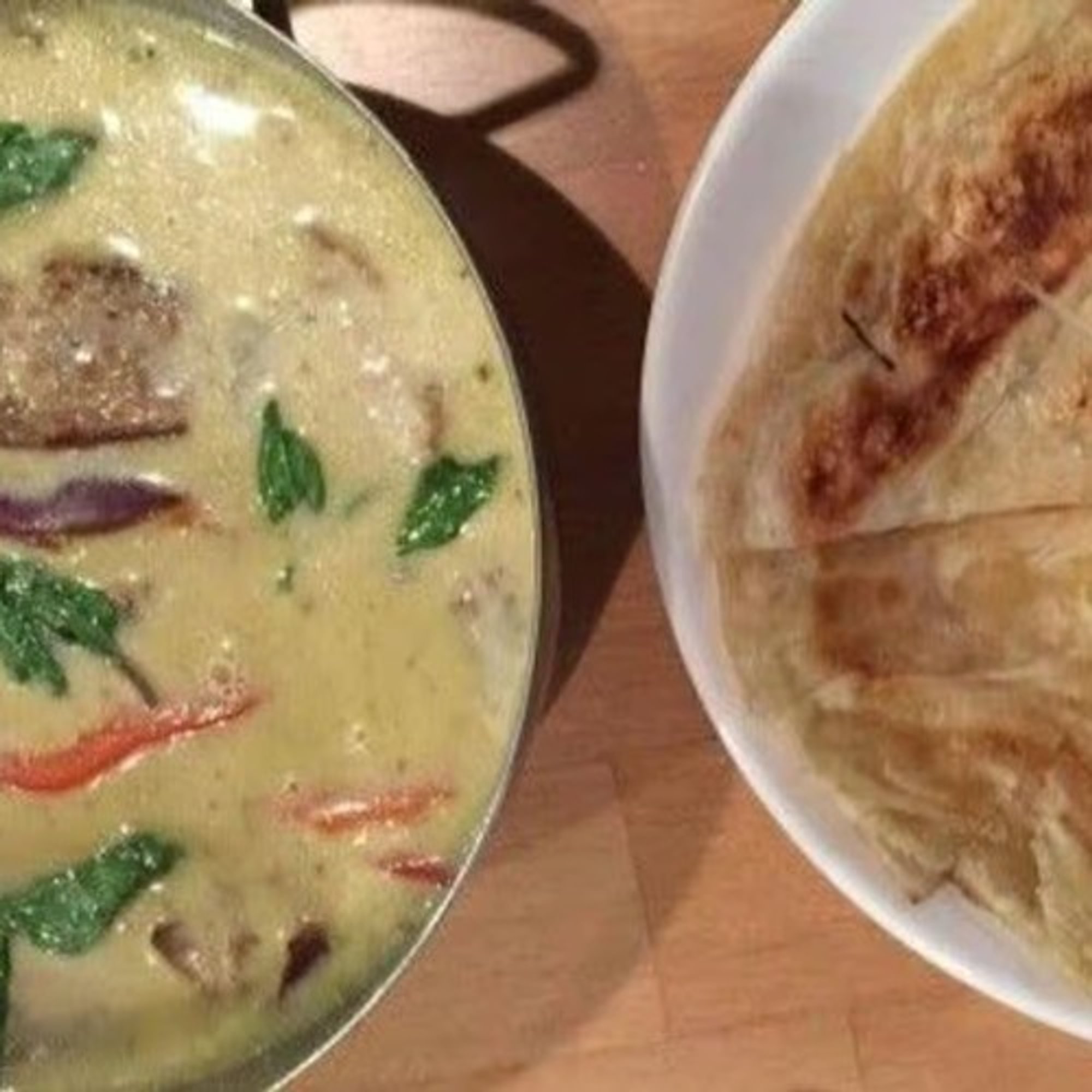 Eggplant Green Curry & Roti แกงเขียวหวานโรตี