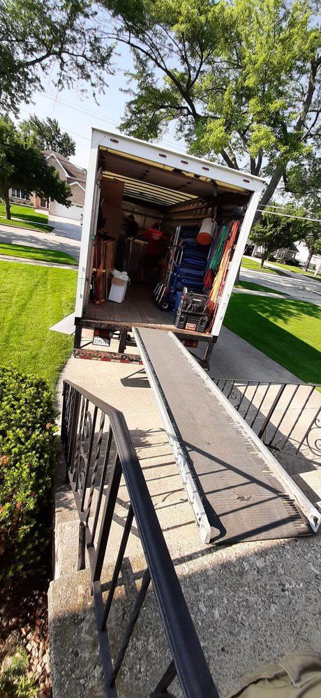 Chicago Moving Companies - AMPOL Image