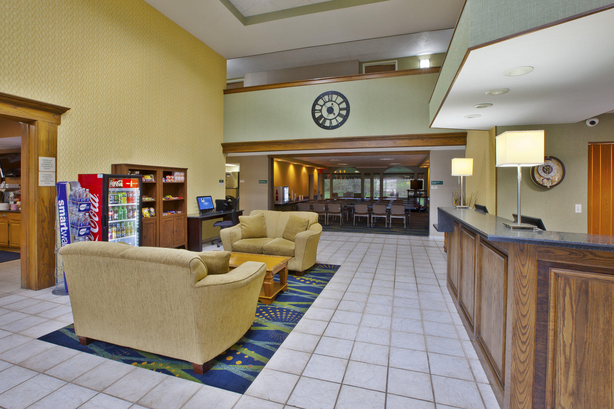 Holiday Inn Express Irwin (PA Tpk Exit 67) Photo