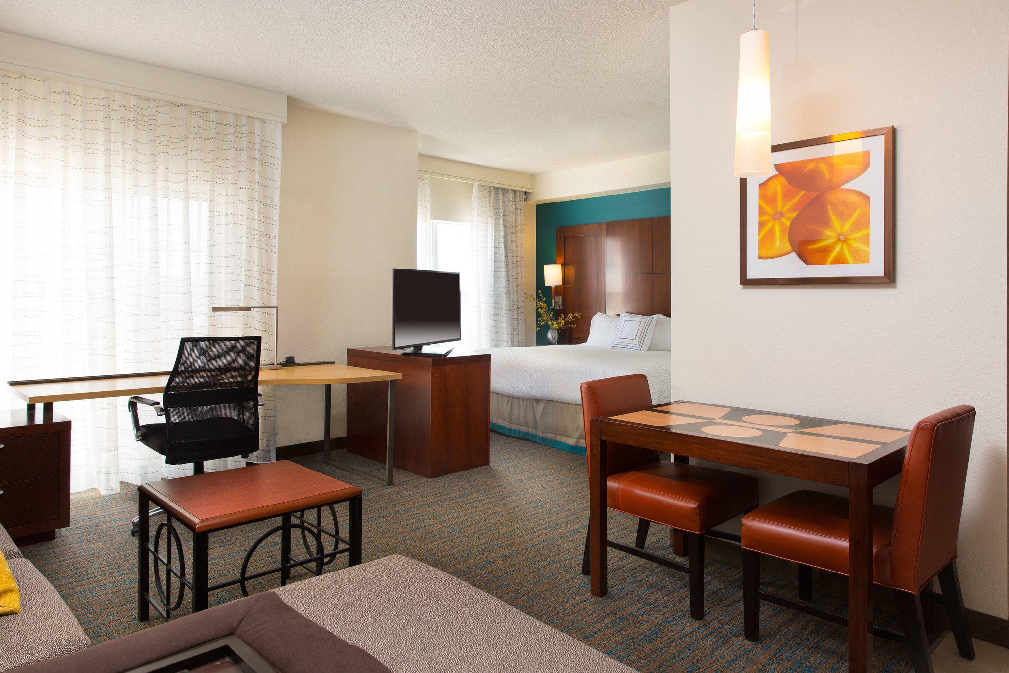 Residence Inn by Marriott Kansas City Airport Photo