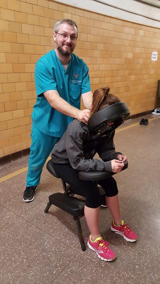 LSU student receives chair massage
