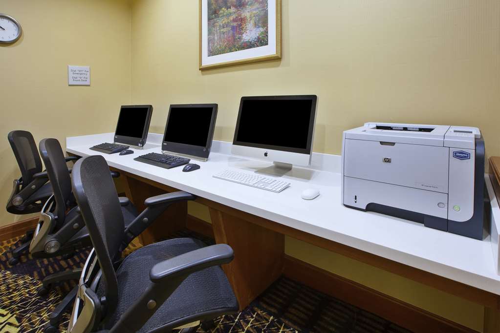Hampton Inn Commerce Novi Image