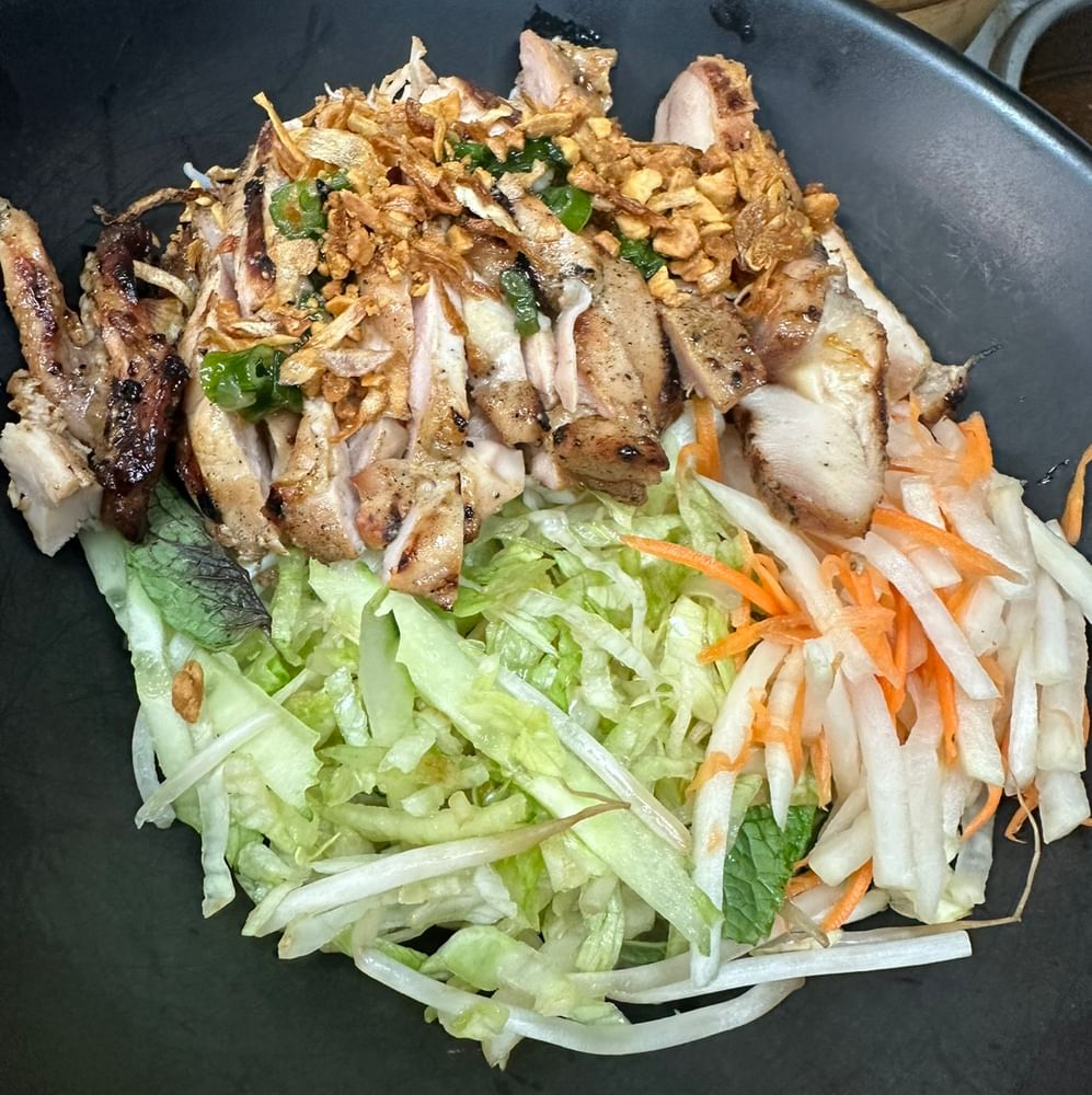 B3. Grilled Chicken (Gà Nướng)