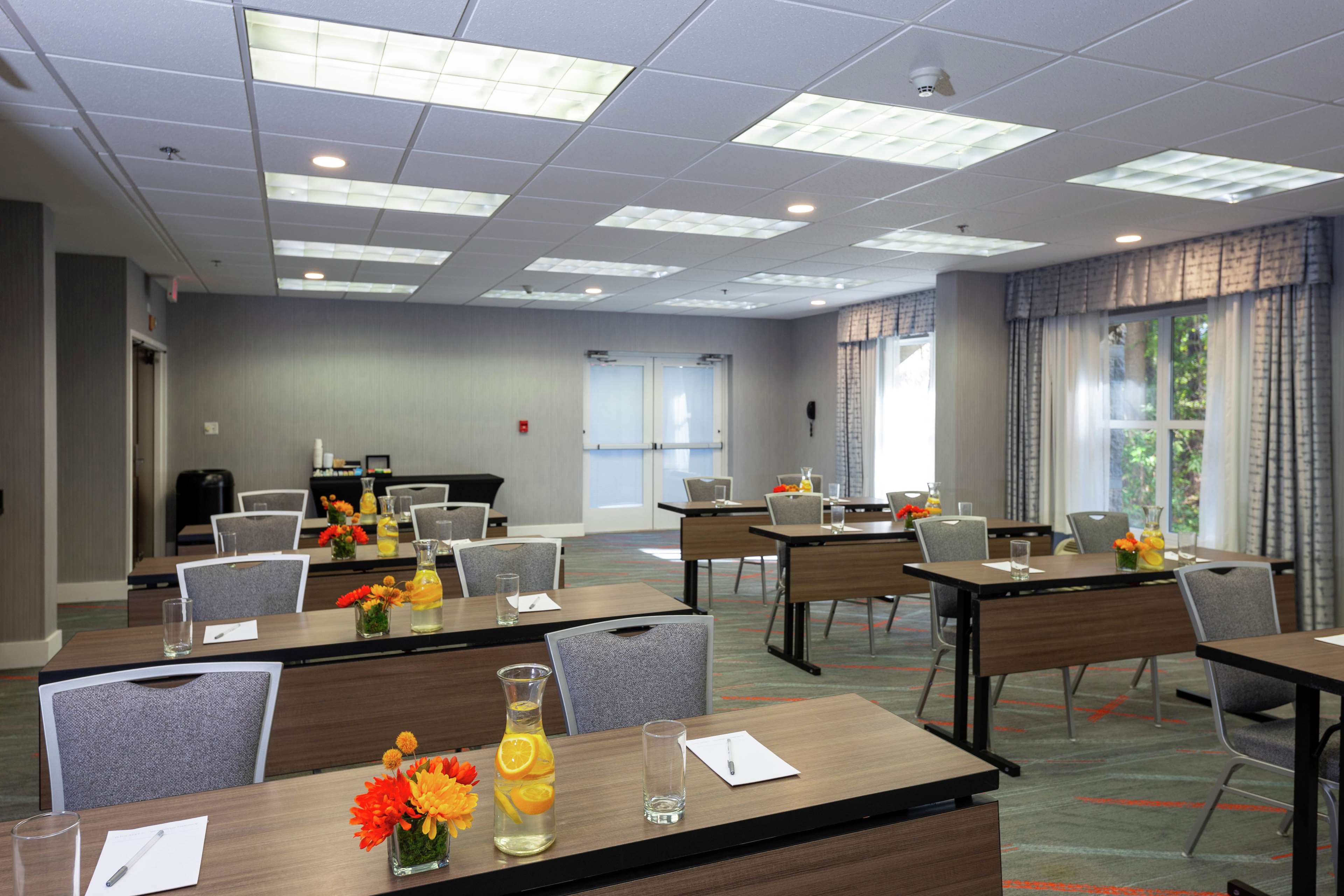 Hampton Inn & Suites Raleigh/Cary I-40 (PNC Arena) Photo