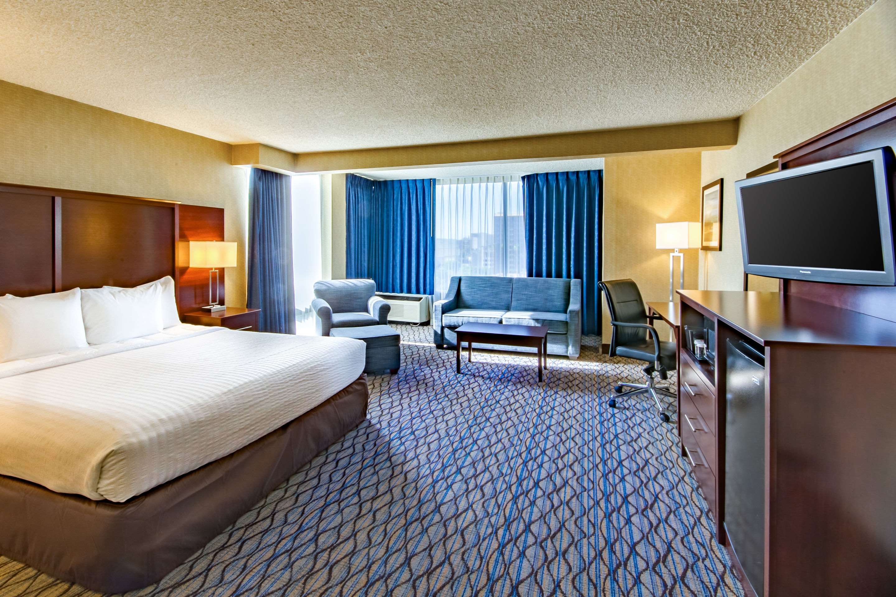 Clarion Hotel Anaheim Resort Photo