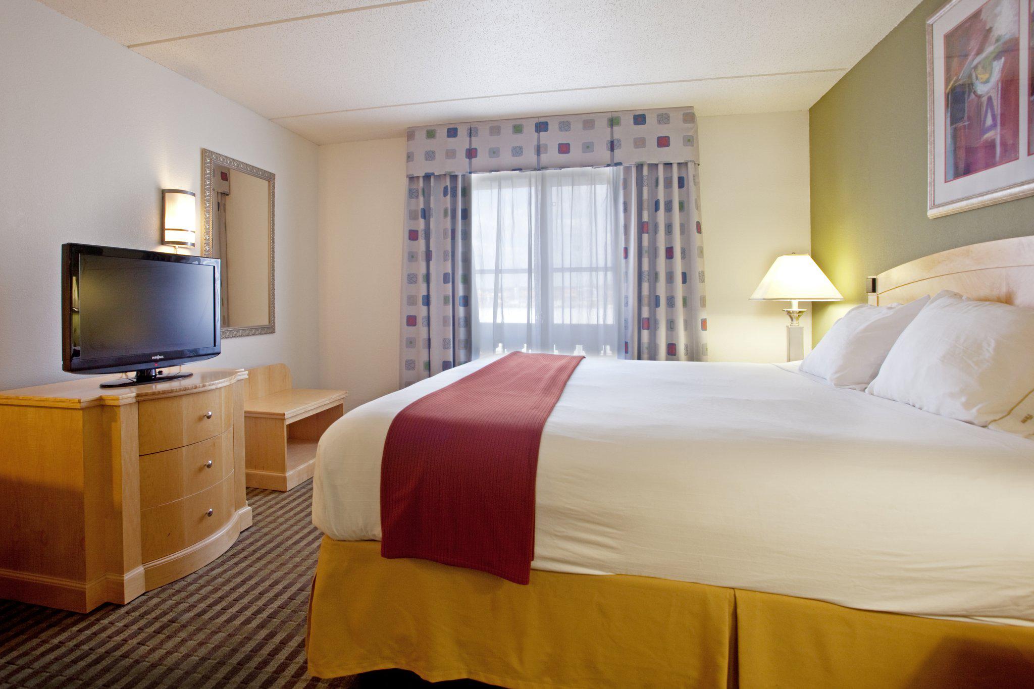 Holiday Inn Express & Suites Mooresville - Lake Norman Photo