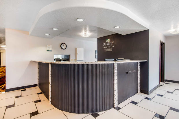Images Quality Inn & Suites