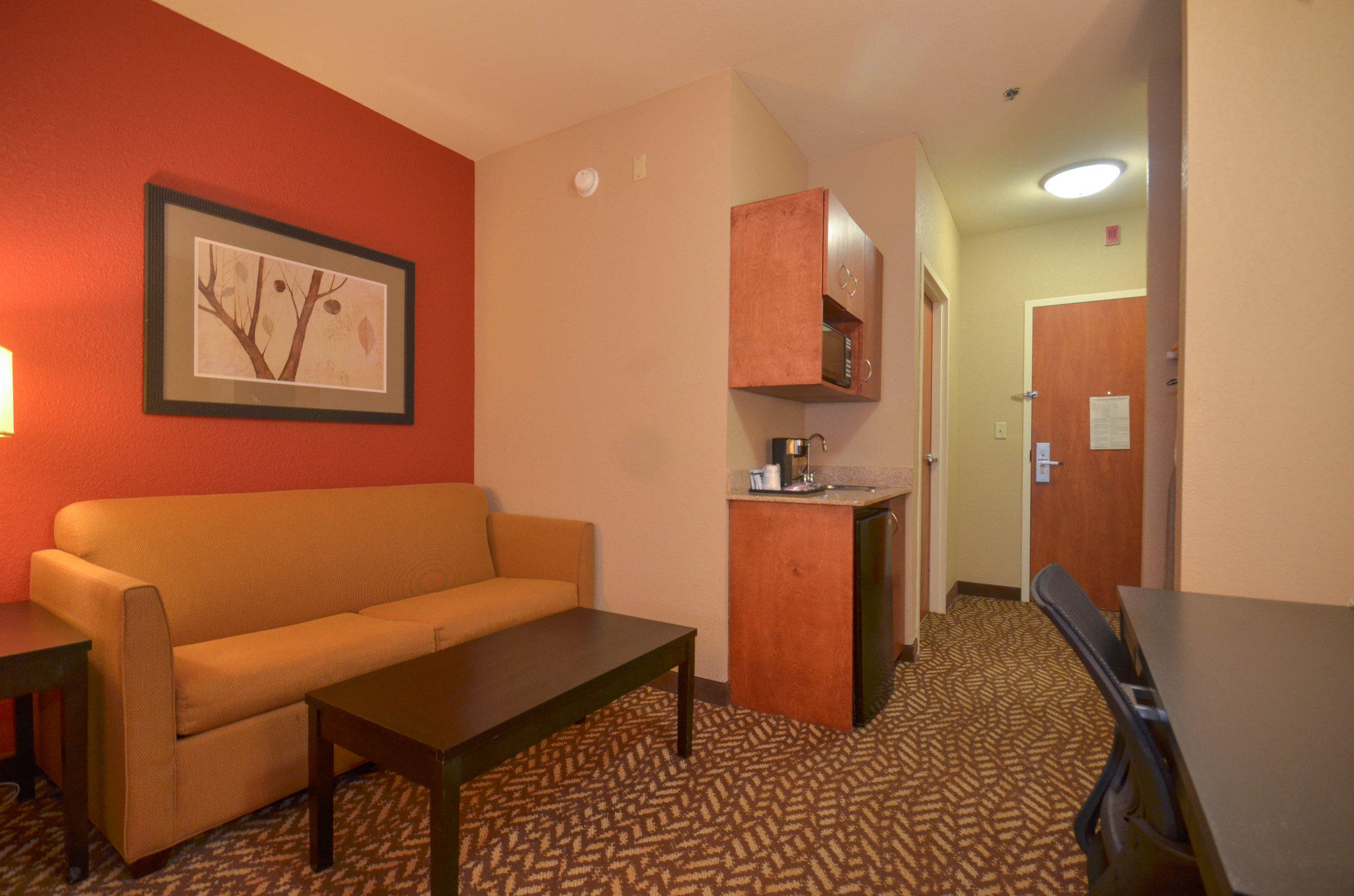 Holiday Inn Express & Suites Pine Bluff/Pines Mall Photo