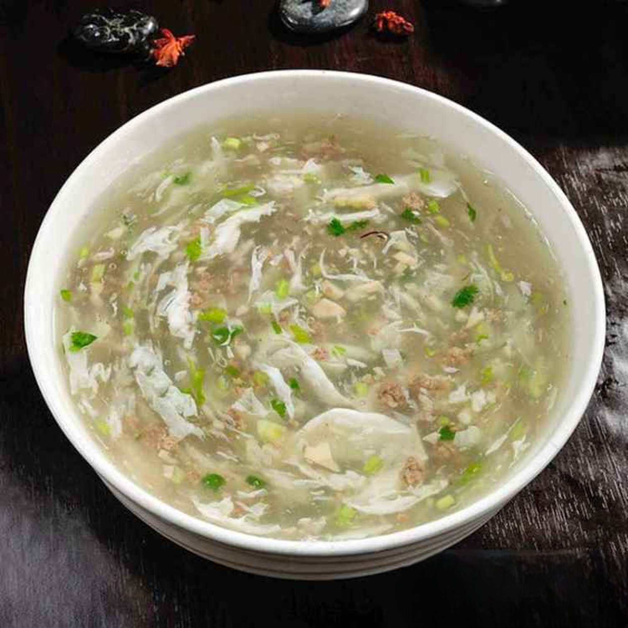 SP1. 西湖牛肉羹/Minced Beef w. Egg White & Parsley Soup