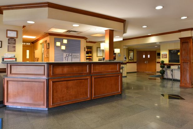 Images Holiday Inn Express & Suites Southfield - Detroit