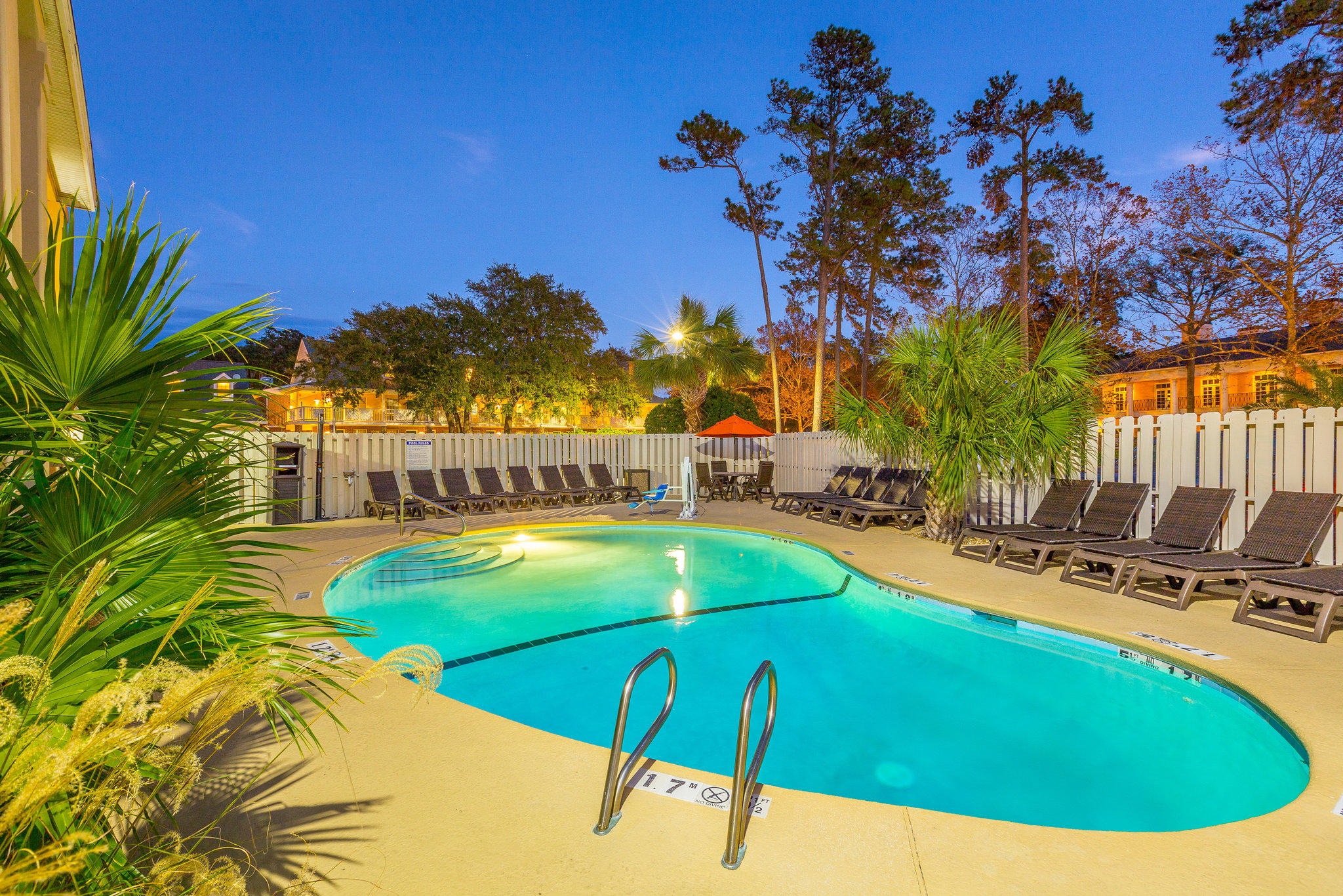 Holiday Inn Express Saint Simons Island Photo