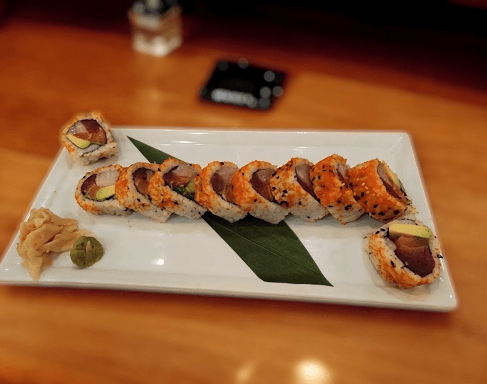 Triple Crown Roll ⭐️(BUY 1 GET 1 THURSDAY ONLY)