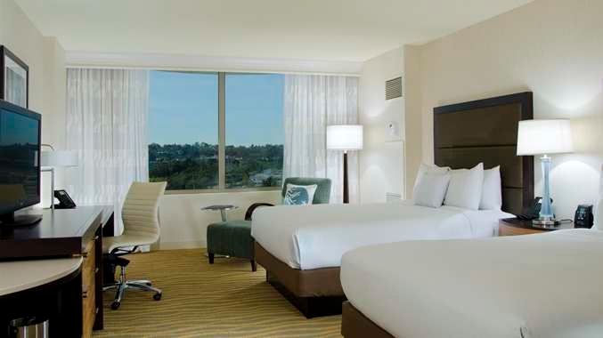DoubleTree by Hilton Hotel San Diego - Mission Valley Photo