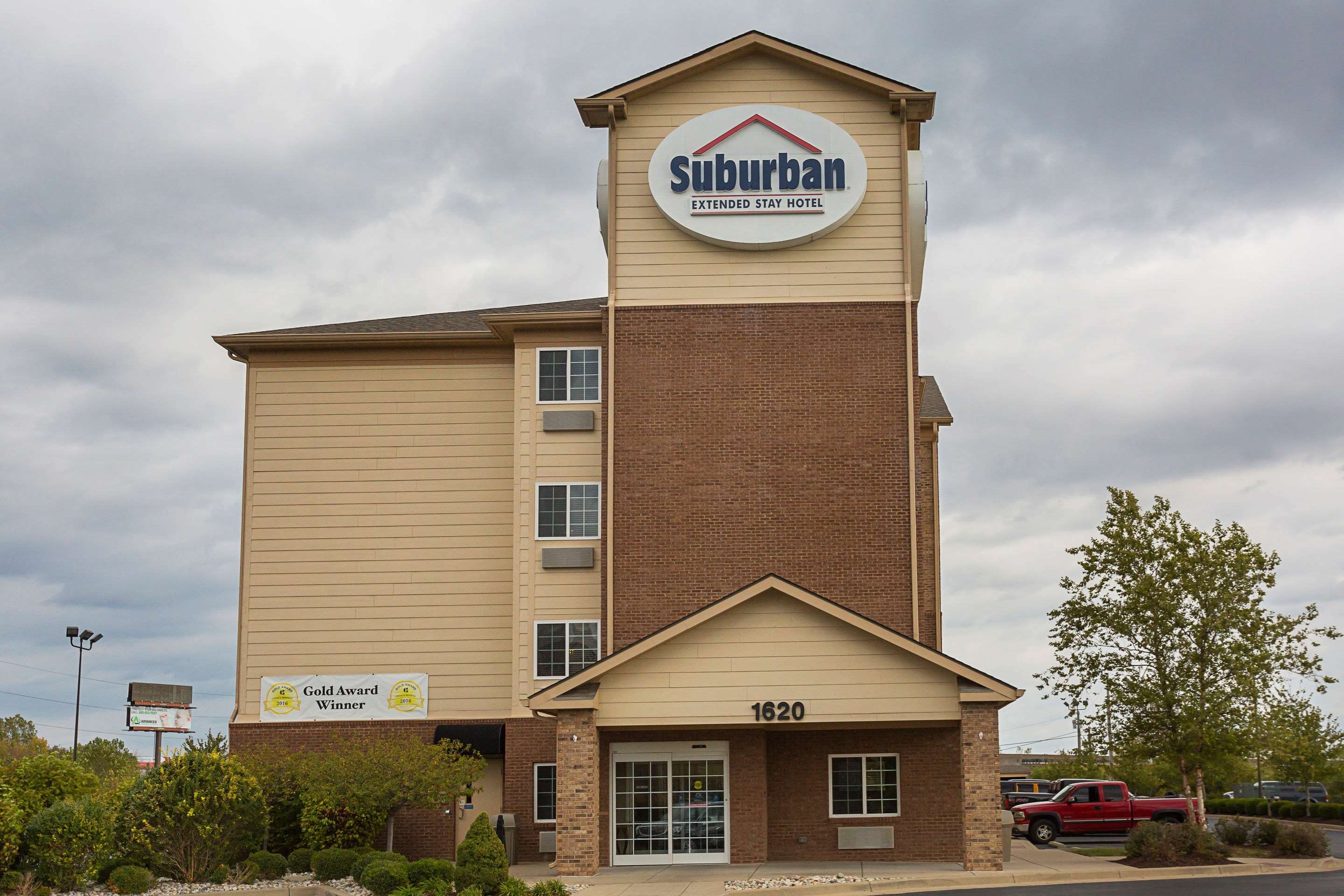 Suburban Extended Stay Hotel Louisville North Photo