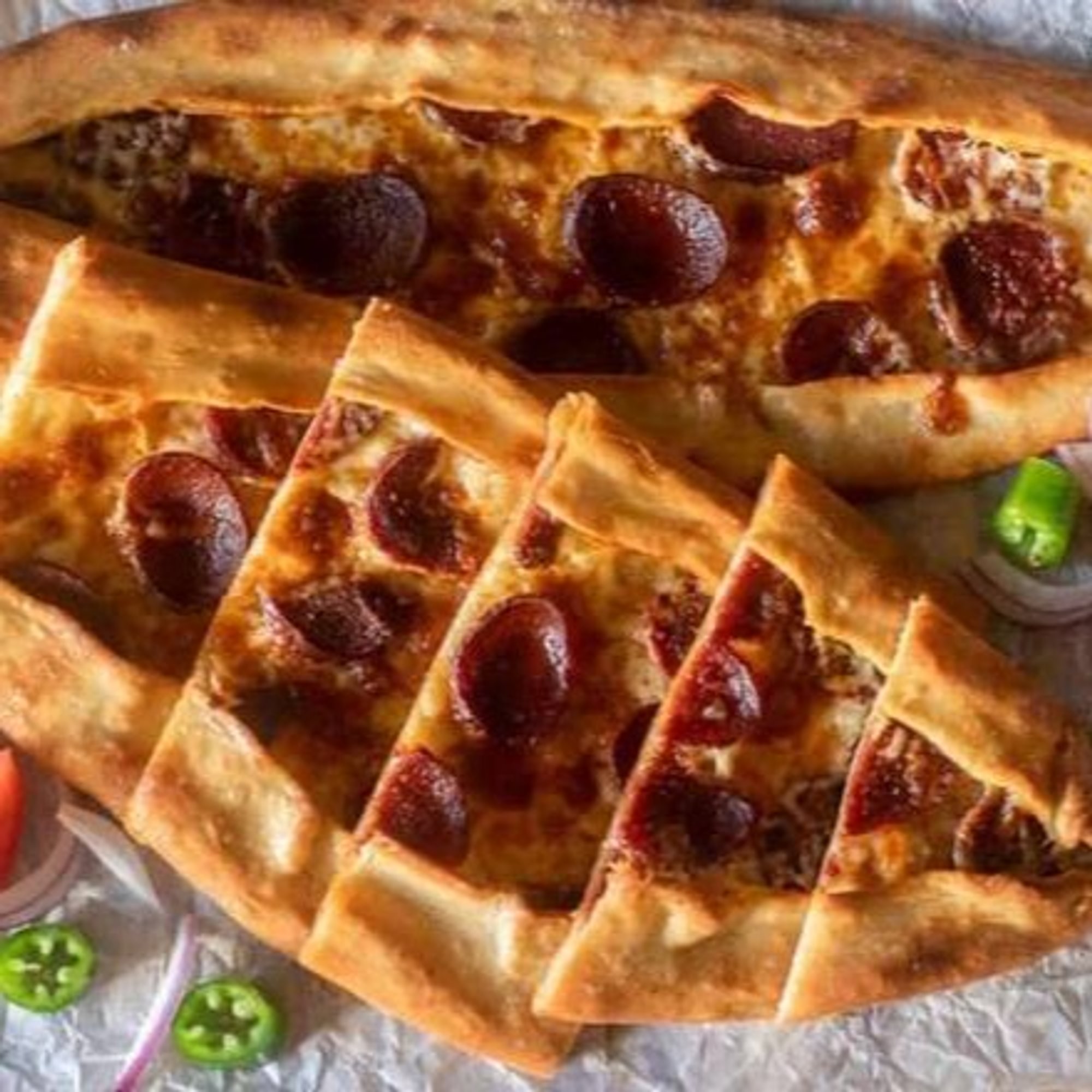 Sucuklu Pide