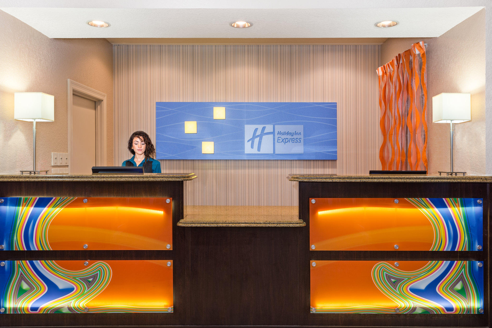 Holiday Inn Express & Suites Lakeland North - I-4 Photo