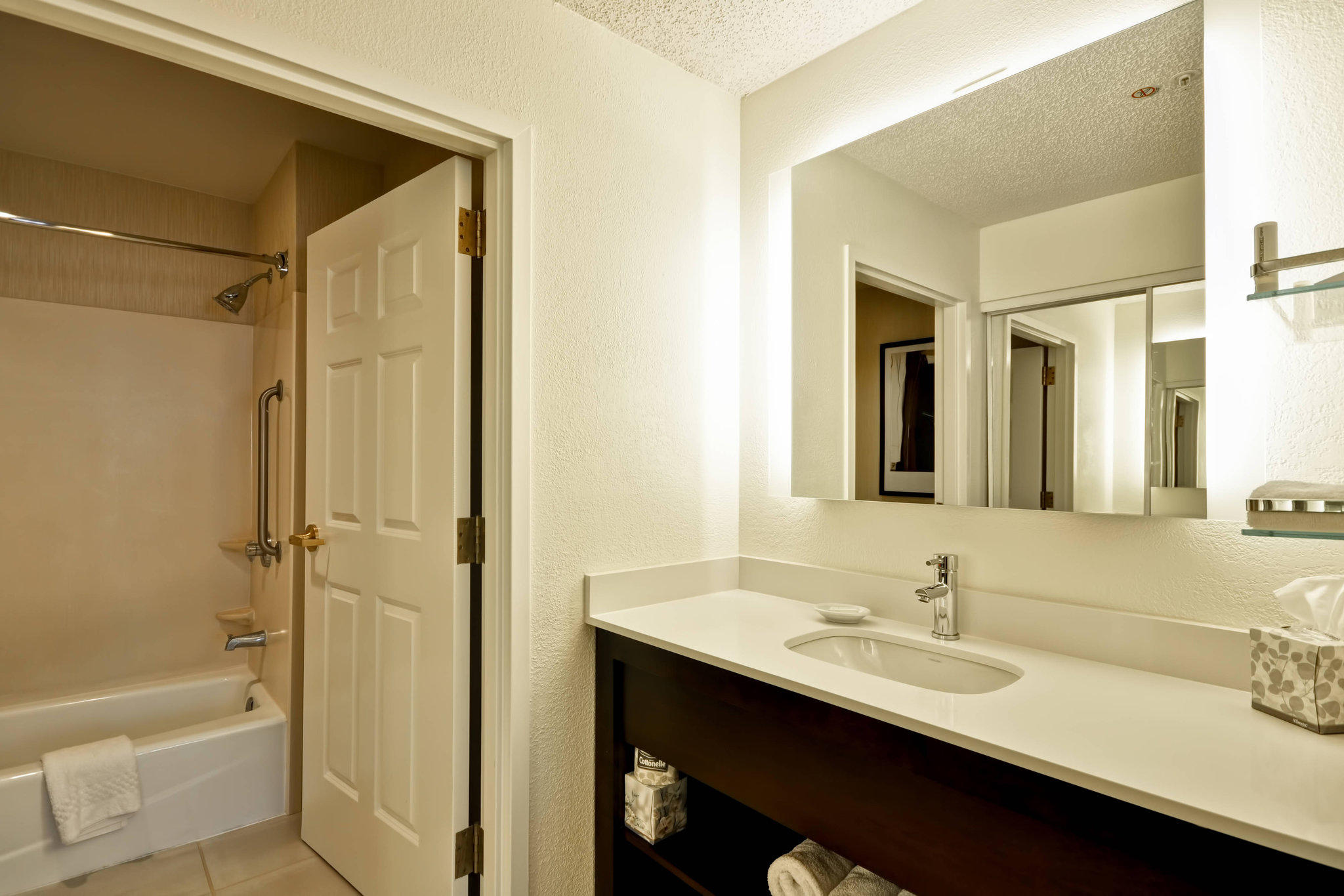 Residence Inn by Marriott Jacksonville Airport Photo