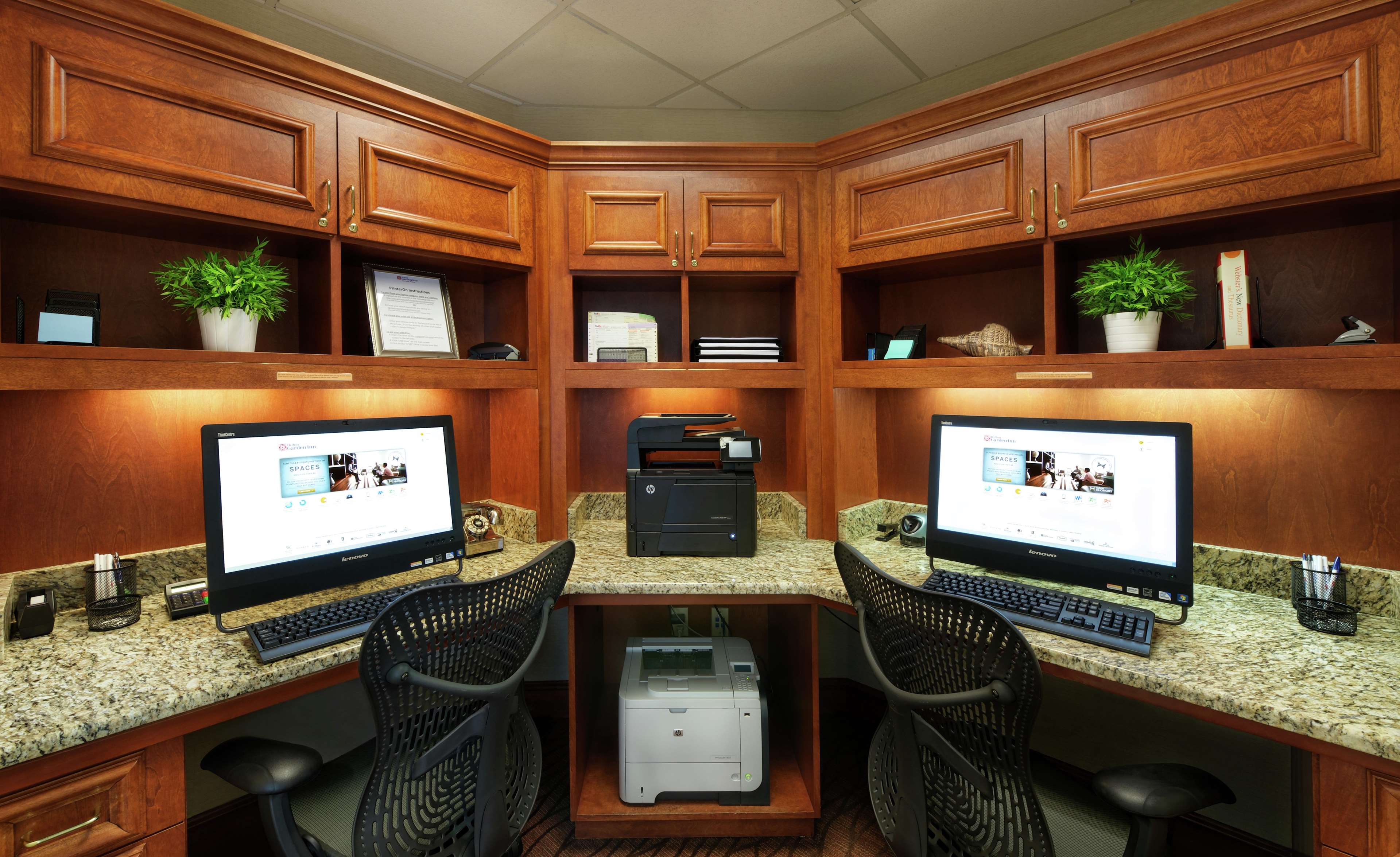 Hilton Garden Inn Lake Forest Mettawa Photo