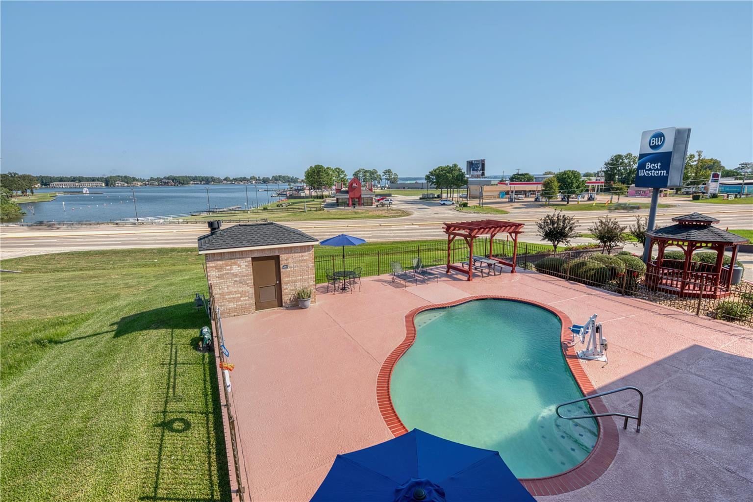 Best Western Lake Conroe Inn Image