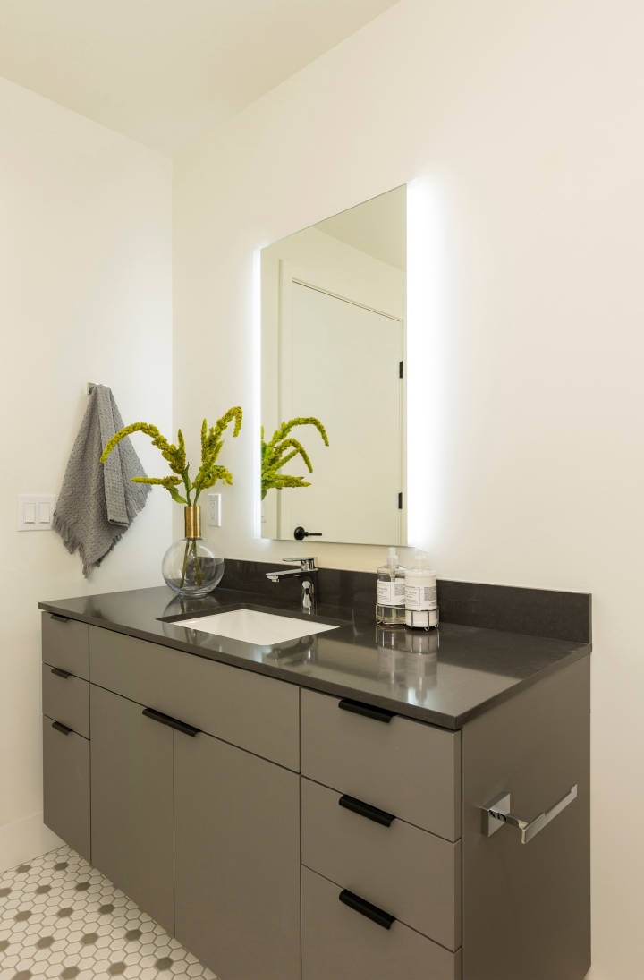 Queen Anne Exchange Image