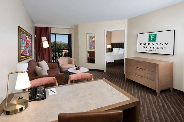 Images Embassy Suites by Hilton Phoenix Scottsdale