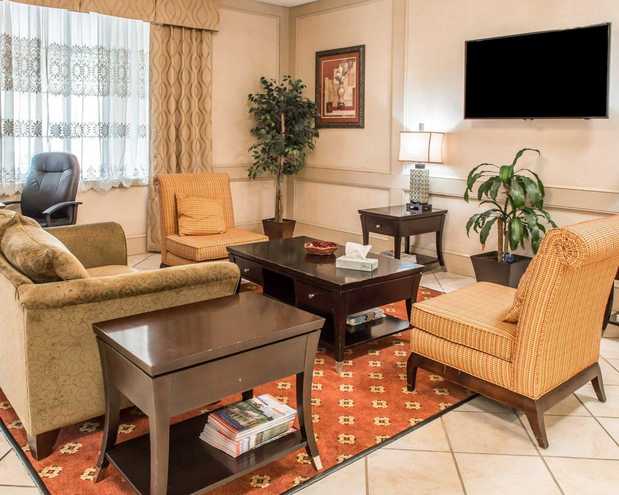 Images Quality Inn & Suites