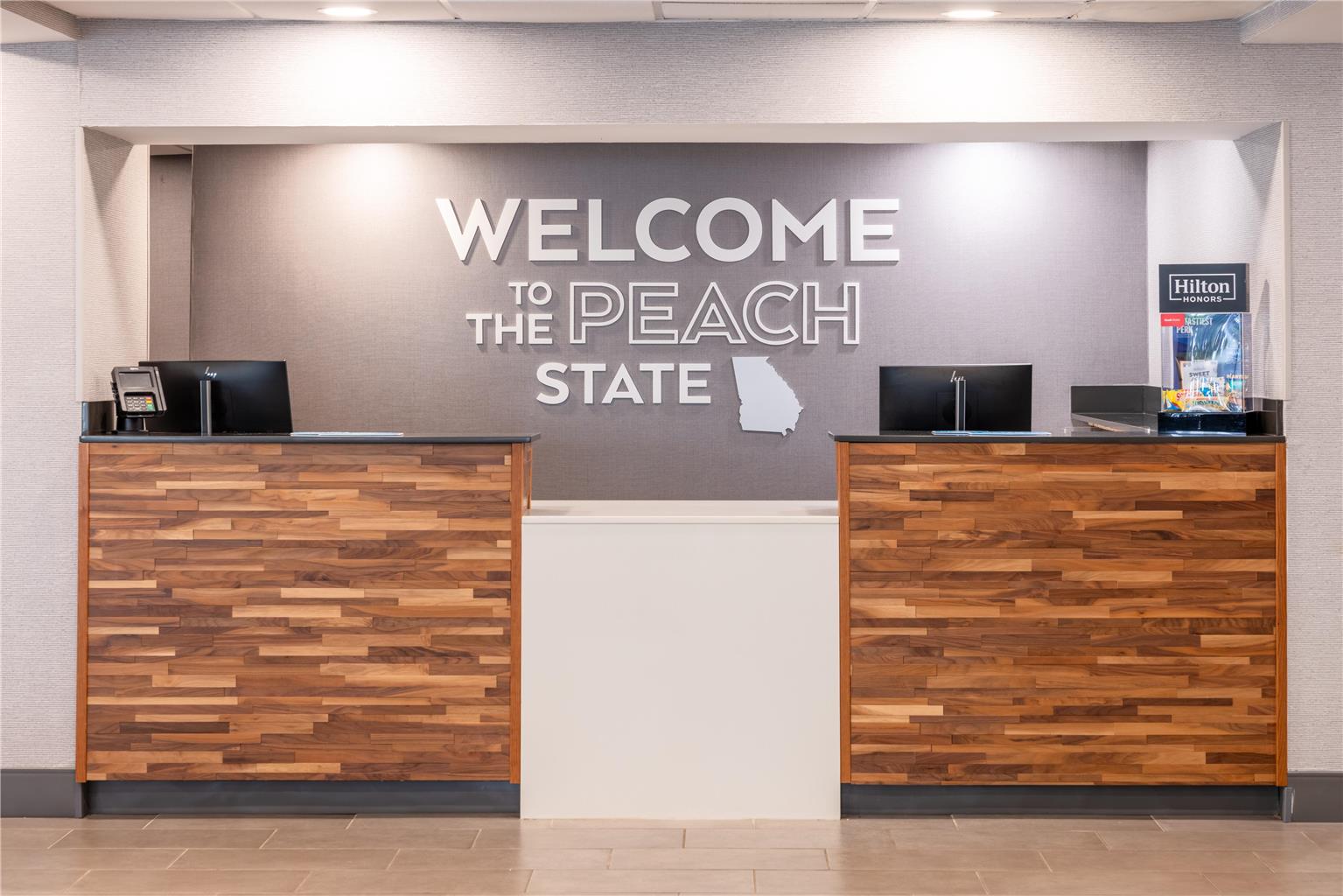 Hampton Inn Commerce Image