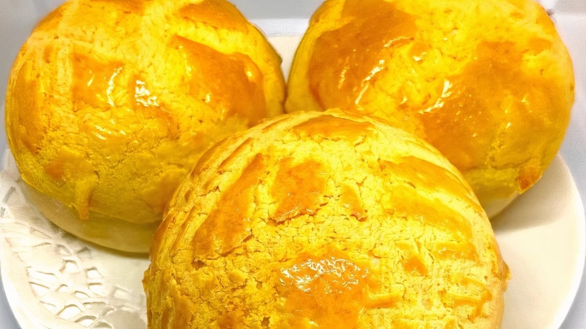 Baked Hk Style Custard Bun (3)