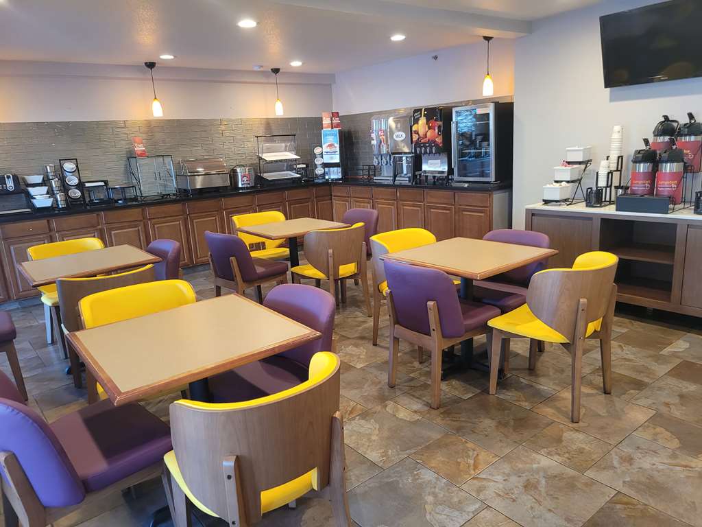 Best Western Plus Altoona Inn Image