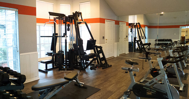 Images Oaks at Greenview Apartments