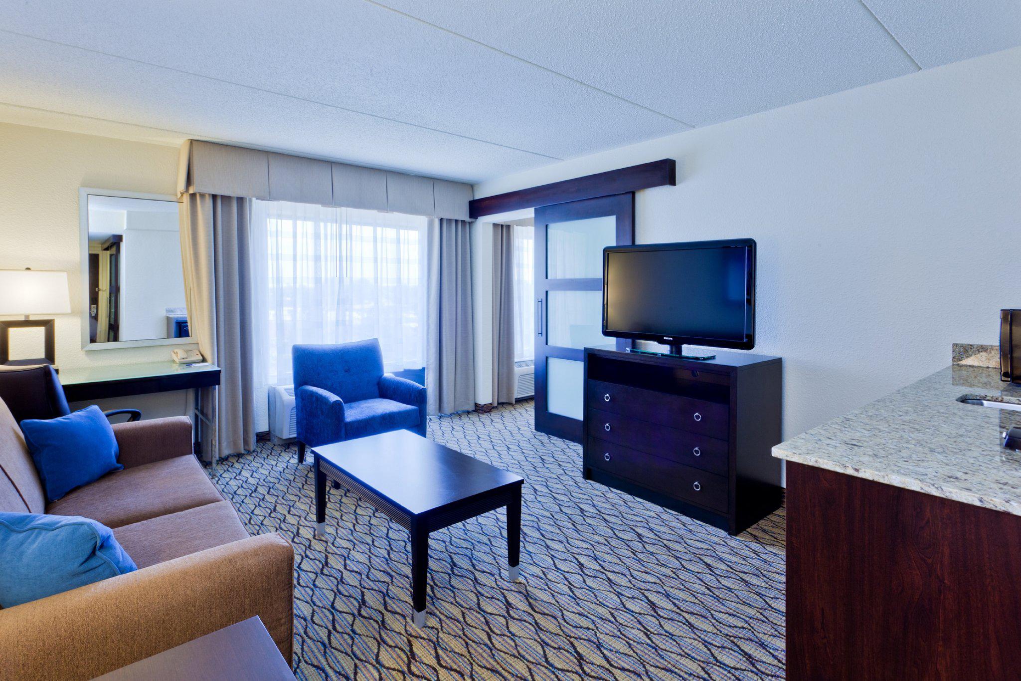 Holiday Inn Express Baltimore-Bwi Airport West Photo