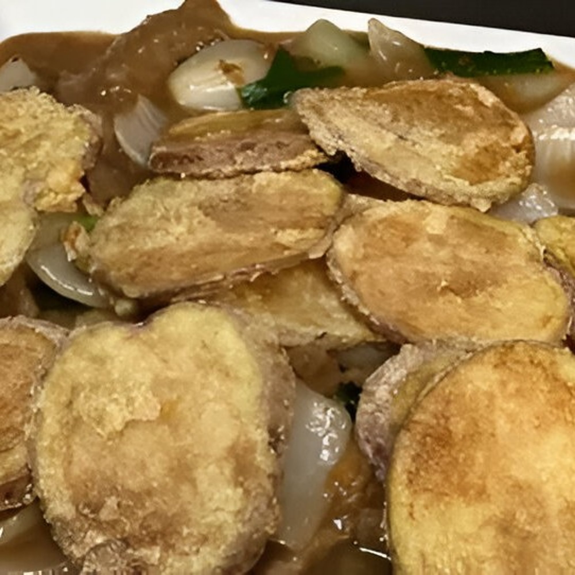 Beef with Crispy Potato Chips