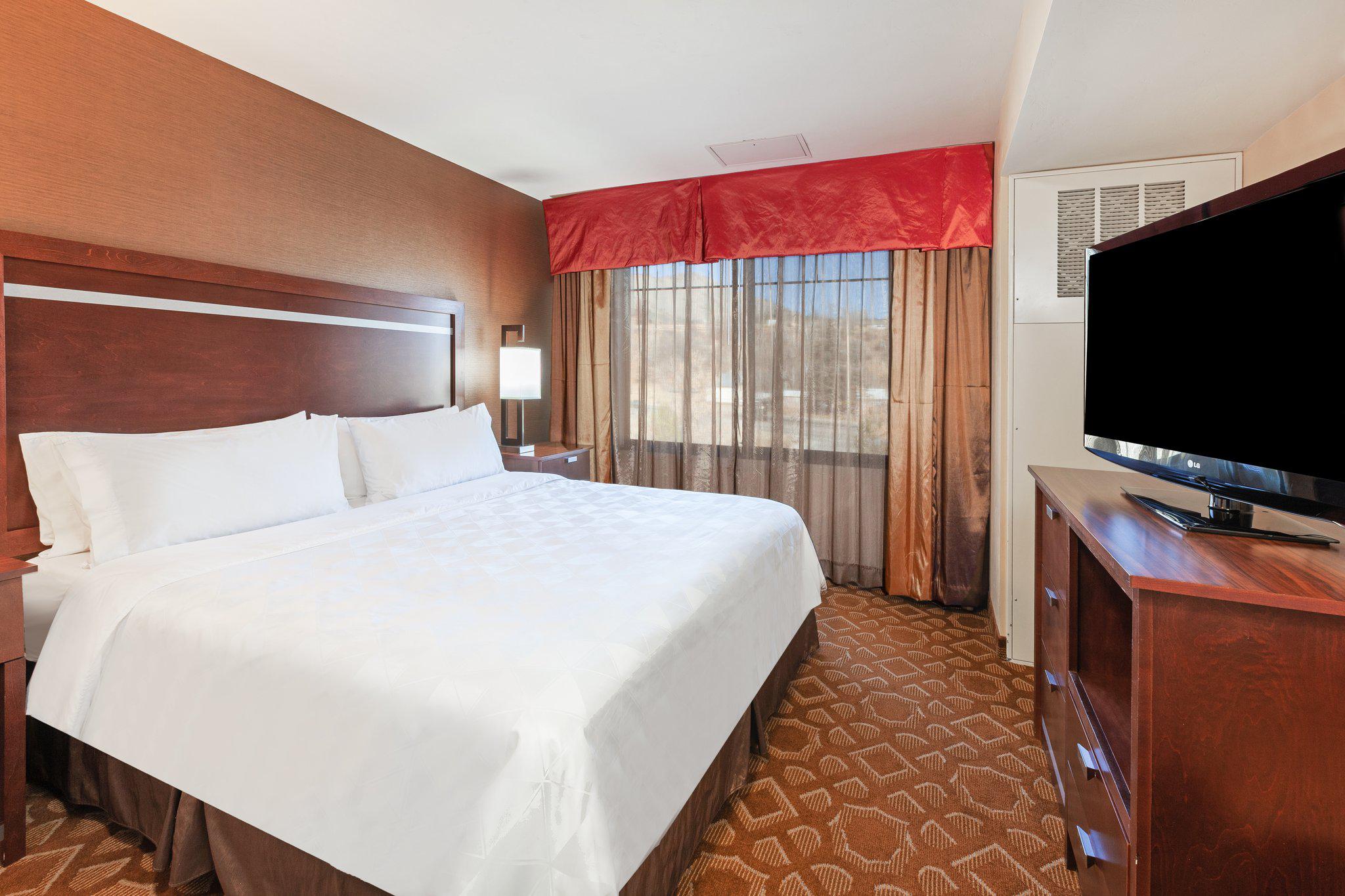 Holiday Inn & Suites Durango Central Photo