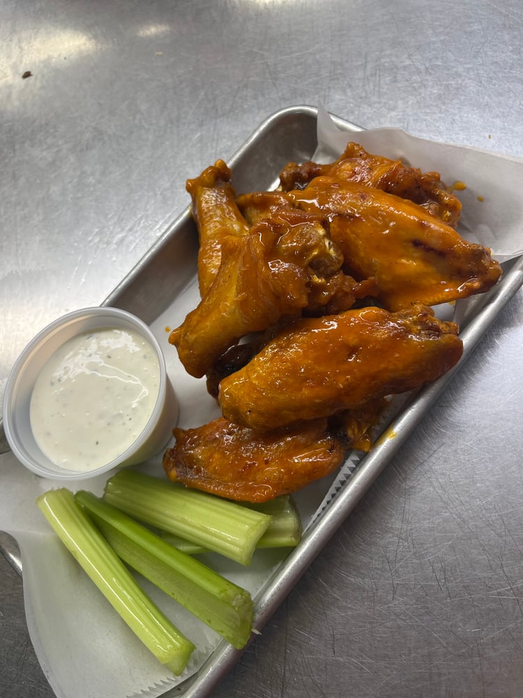 1 lb of wings