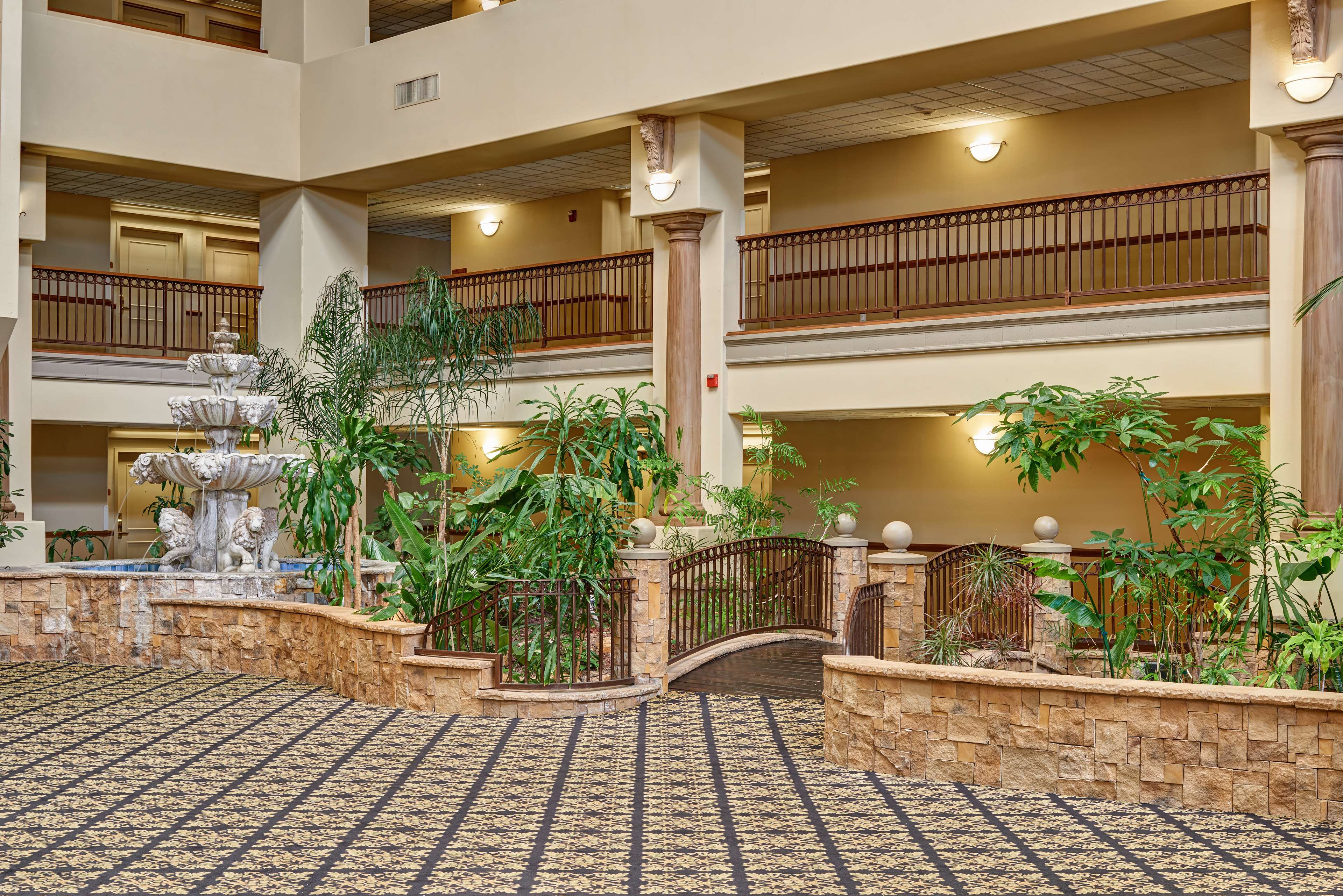 Radisson Hotel El Paso Airport Photo