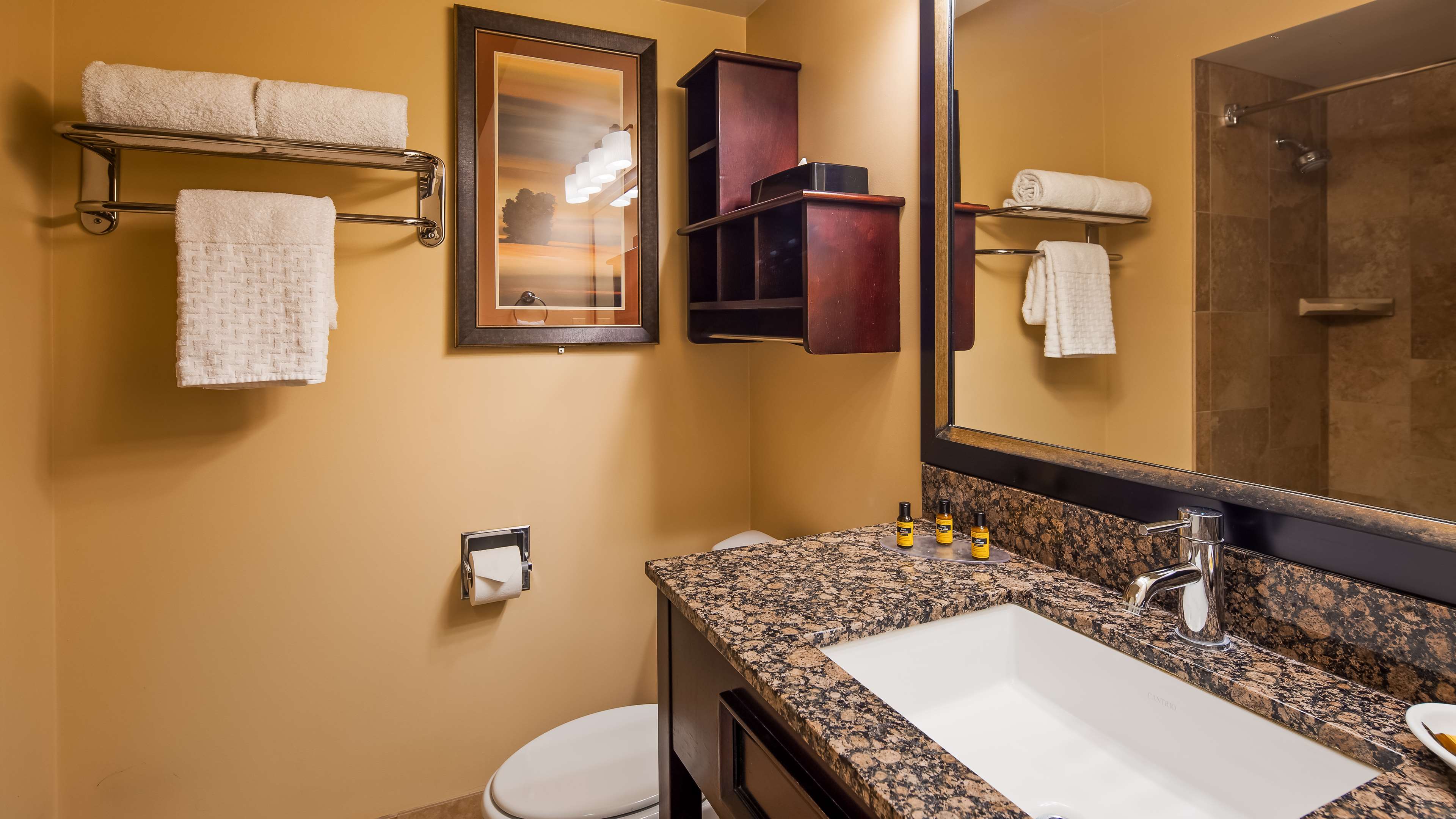 Best Western Plus CottonTree Inn Photo