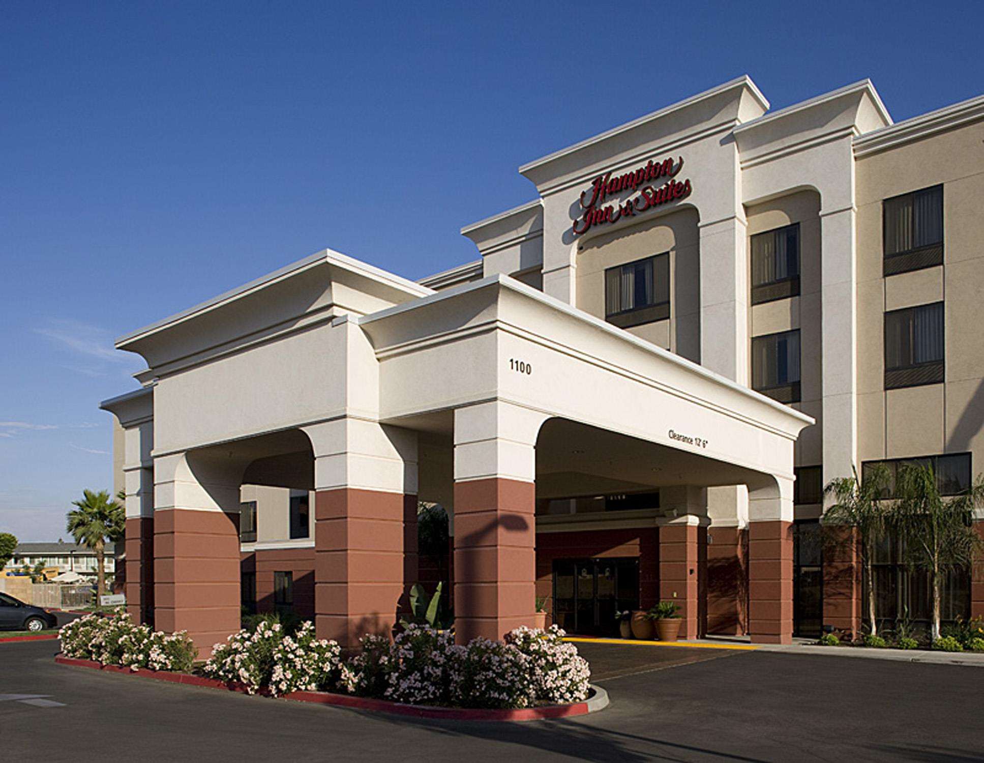 Hampton Inn & Suites Tulare Photo