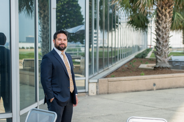 Images DeHoyos & Connolly, PLLC