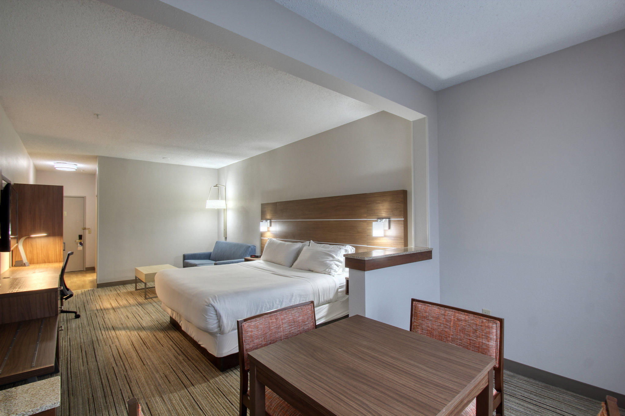 Holiday Inn Express & Suites Oshkosh-Sr 41 Photo