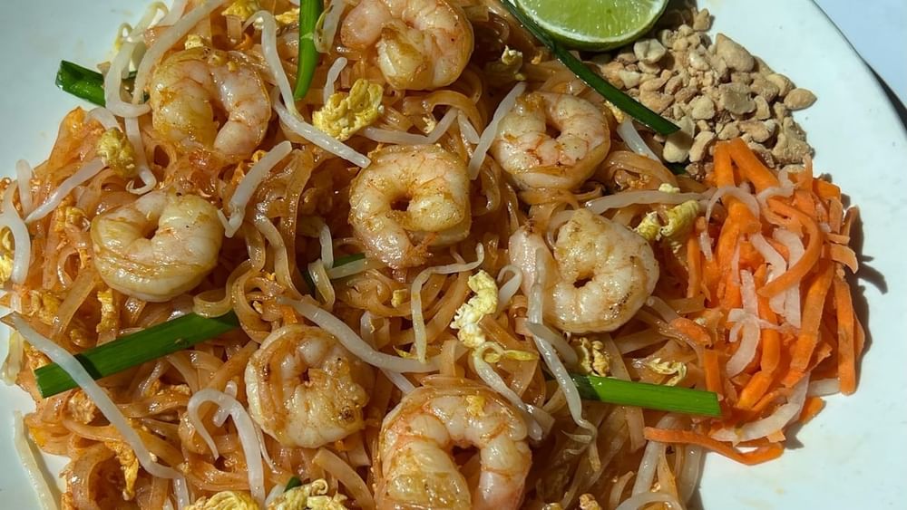M15. Shrimp Pad Thai