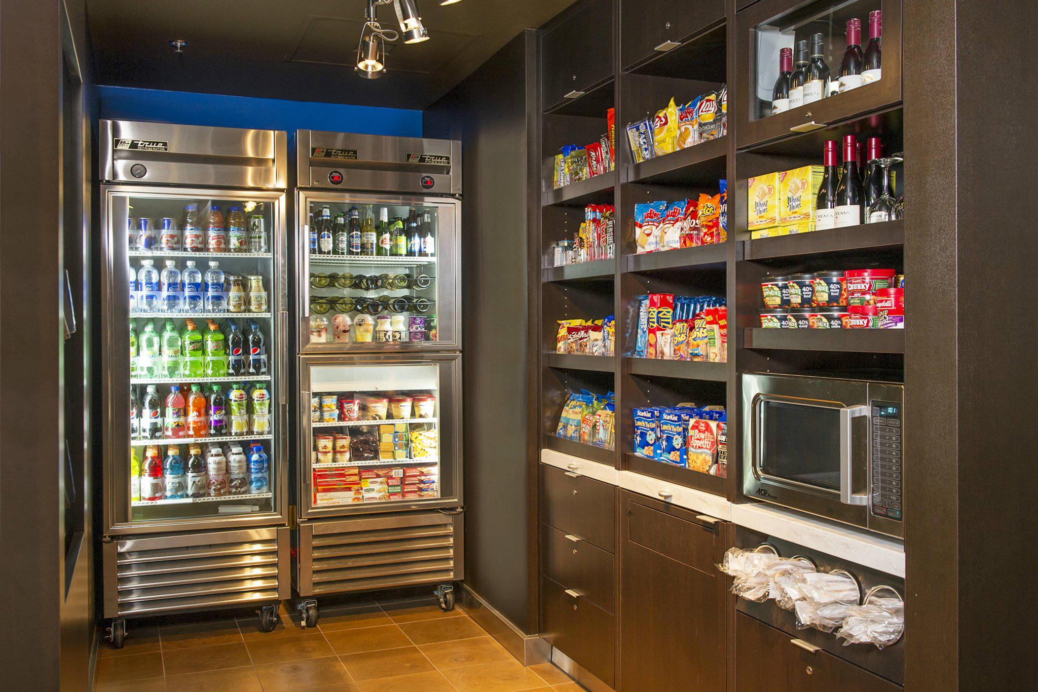 Courtyard by Marriott Charlotte University Research Park Photo