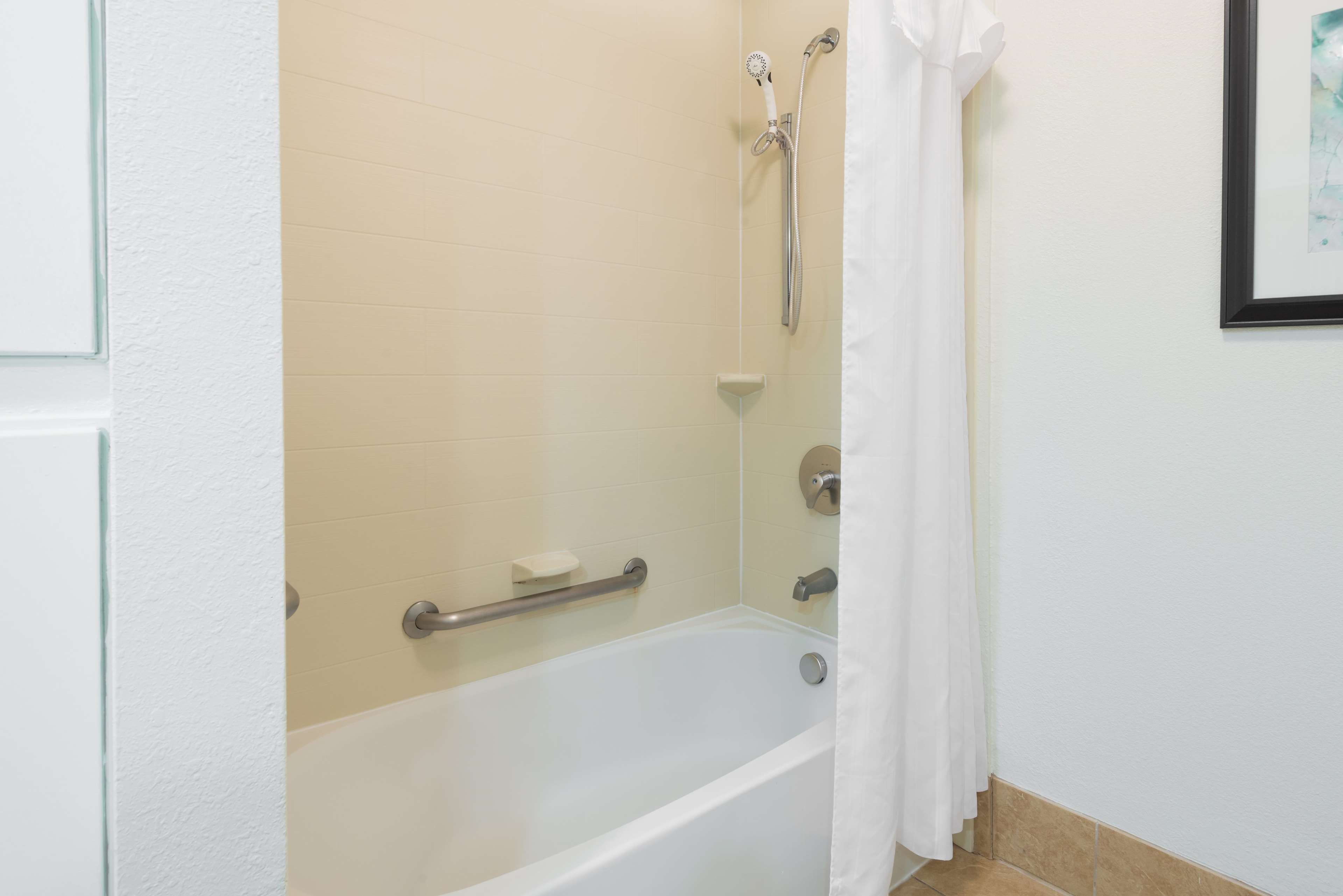 Homewood Suites by Hilton Charlotte-North/Univ Research Park Photo