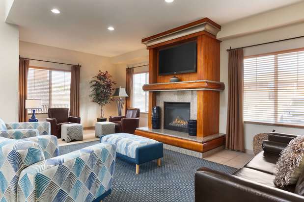 Images Best Western Plus Peppertree Inn at Omak