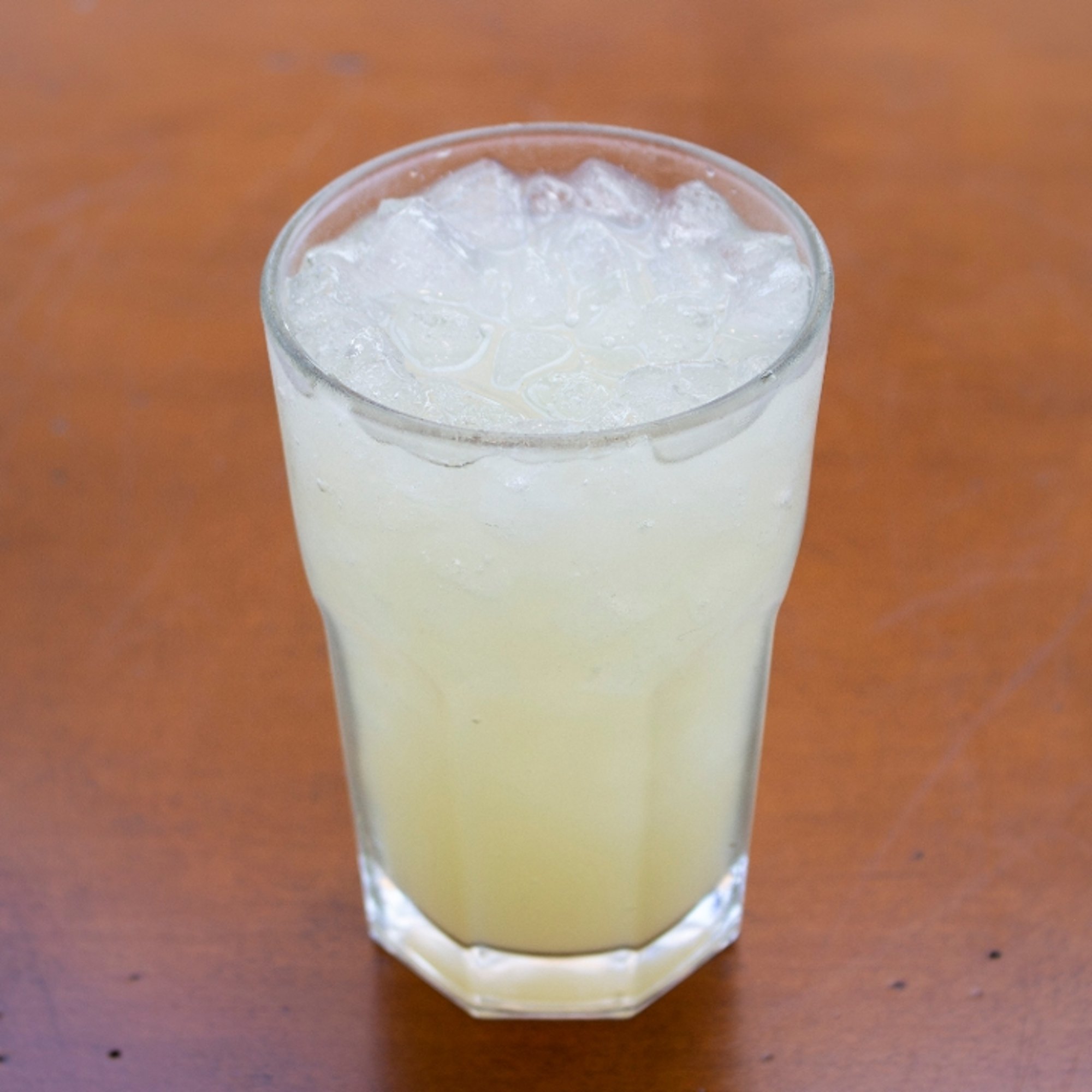 FRESH LEMONADE (16 OZ)