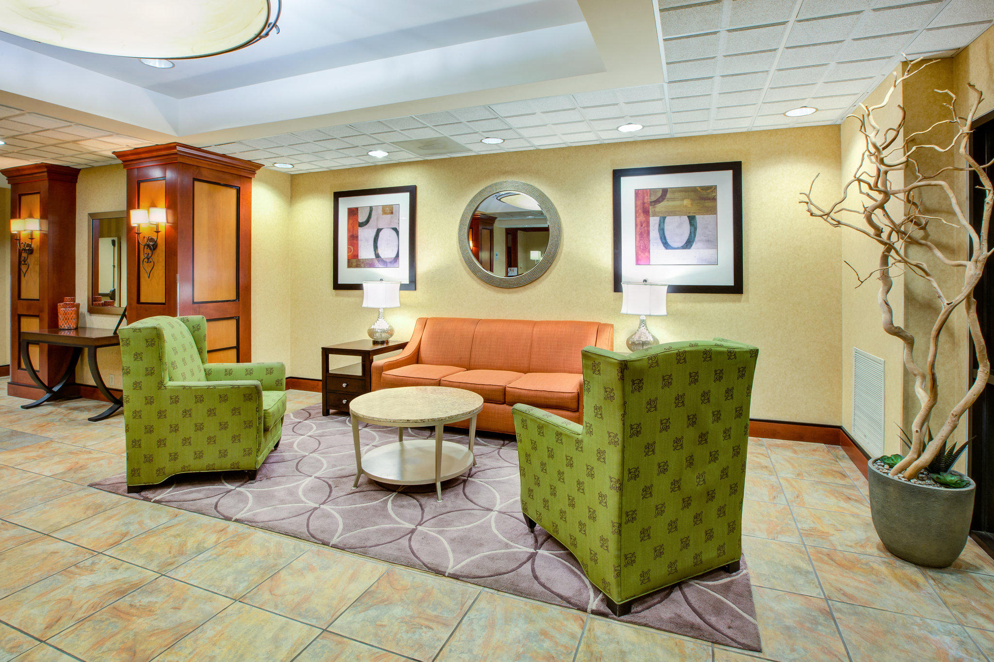 Holiday Inn Express & Suites Fort Wayne Photo