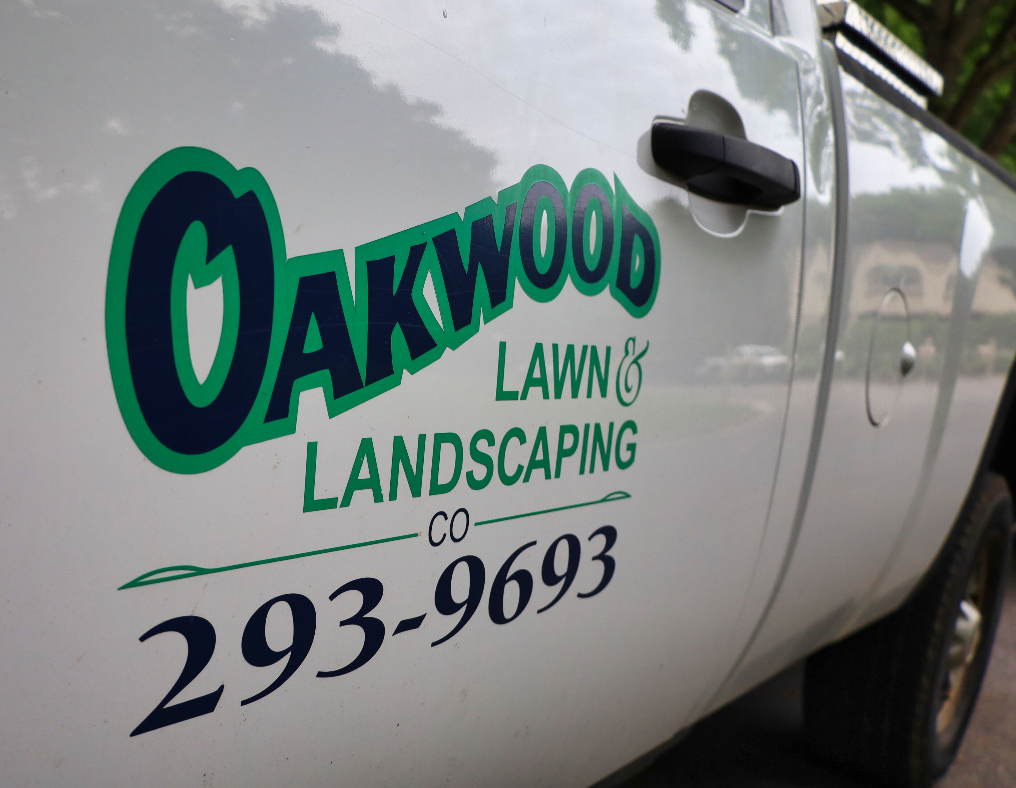 Oakwood Lawn & Landscaping Image